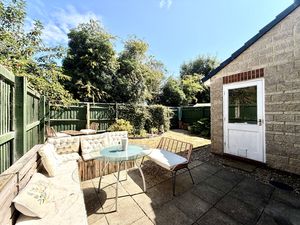 Patio & Garden- click for photo gallery